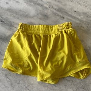 Lulu shorts yellow